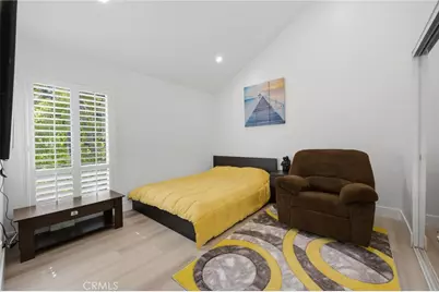 9927 Independence Avenue #C, Chatsworth, CA 91311 - Photo 17