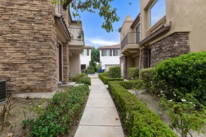 28024 Catherine, Canyon Country, CA 91351 - Photo 3