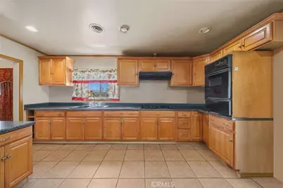 12135 Cornish Avenue, Lynwood, CA 90262 - Photo 3