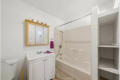 12135 Cornish Avenue, Lynwood, CA 90262 - Photo 17