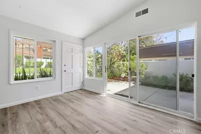 10445 Larwin Unit 3 #3, Chatsworth, CA 91311 - Photo 3