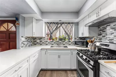 8825 Willis Ave Unit 5, Panorama City, CA 91402 - Photo 5