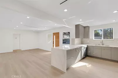 6341 Ranchito, Van Nuys, CA 91401 - Photo 7