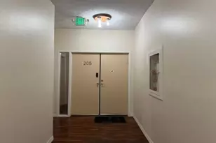 5237 Newcastle Ave, Encino, CA 91316 - Photo 3