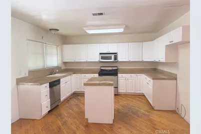 17605 Tarzana Street, Encino, CA 91316 - Photo 3