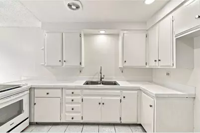 521 S Lyon #83, Santa Ana, CA 92701 - Photo 11
