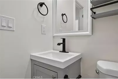 7032 Crebs Avenue, Reseda, CA 91335 - Photo 27