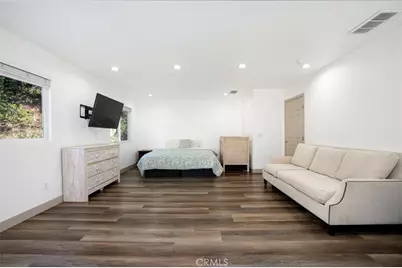 10110 Sunland Boulevard, Shadow Hills, CA 91040 - Photo 19