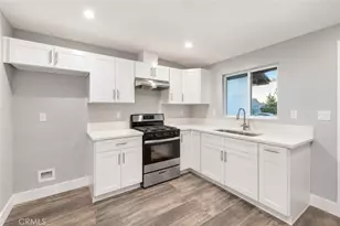 8218 Encino Ave, Northridge, CA 91325 - Photo 17