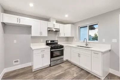 8218 Encino Avenue, Northridge, CA 91325 - Photo 15