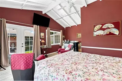 1221 N Lima Street, Burbank, CA 91505 - Photo 15