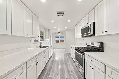18707 Lull, Reseda, CA 91335 - Photo 11
