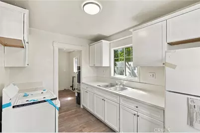338 W 74th, Los Angeles, CA 90003 - Photo 33