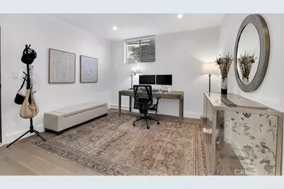 21931 Burbank Boulevard #25, Woodland Hills, CA 91367 - Photo 35