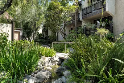 21931 Burbank Boulevard #25, Woodland Hills, CA 91367 - Photo 49