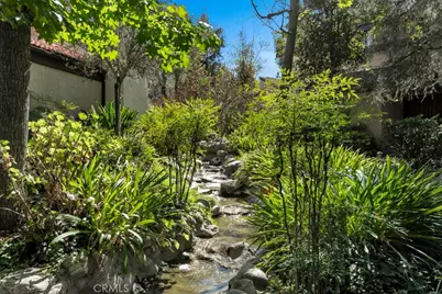 21931 Burbank Boulevard #25, Woodland Hills, CA 91367 - Photo 45