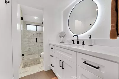 21931 Burbank Boulevard #25, Woodland Hills, CA 91367 - Photo 29