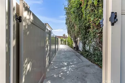 4700 Kraft Avenue, Valley Village, CA 91602 - Photo 25