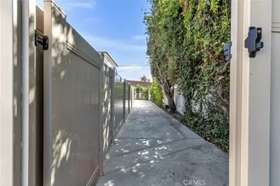 4698 Kraft Avenue, Valley Village, CA 91602 - Photo 23