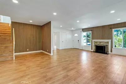 19549 Schoolcraft, Reseda, CA 91335 - Photo 5