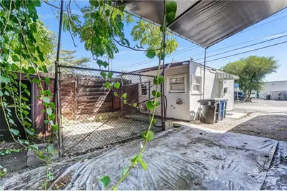 411 N Glenwood Place, Burbank, CA 91506 - Photo 29