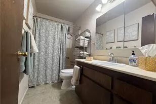 2005 Avondale, Bakersfield, CA 93306 - Photo 9