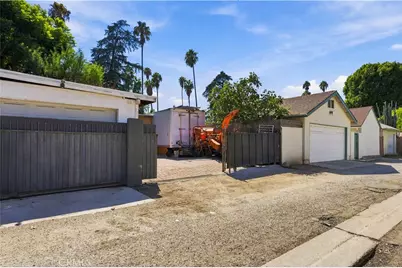 17417 Sherman Way, Lake Balboa, CA 91406 - Photo 31