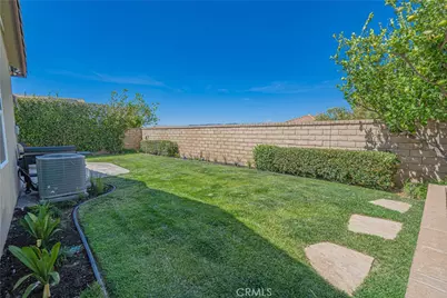 20311 Amorette Ct, Saugus, CA 91350 - Photo 27