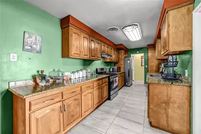 7523 Craner, Los Angeles, CA 91352 - Photo 13