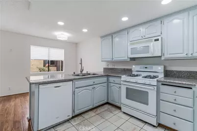 6746 Encino Avenue #2, Lake Balboa, CA 91406 - Photo 19