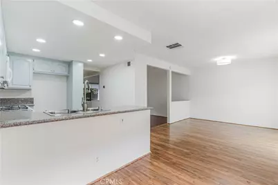 6746 Encino Avenue #2, Lake Balboa, CA 91406 - Photo 17