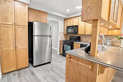 18914 Circle Of The Oaks, Newhall, CA 91321 - Photo 5