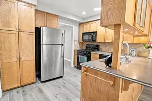 18914 Cir of the Oaks, Newhall, CA 91321 - Photo 5