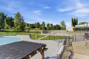 18914 Cir of the Oaks, Newhall, CA 91321 - Photo 19