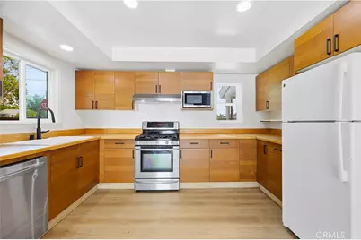 14807 San Fernando Mission Boulevard, Los Angeles, CA 91345 - Photo 11