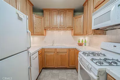 19228 B Avenue Of The Oaks, Newhall, CA 91321 - Photo 17