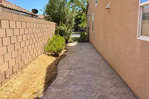 2233 Avenida del Mar, Lancaster, CA 93535 - Photo 3