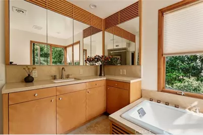 13201 Cheltenham, Sherman Oaks, CA 91423 - Photo 25