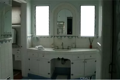 1054 S Corning, Los Angeles, CA 90035 - Photo 9