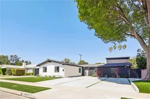 22241 Wyandotte, Canoga Park, CA 91303 - Photo 5