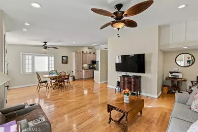 19237 Avenue Of The Oaks #D, Newhall, CA 91321 - Photo 3