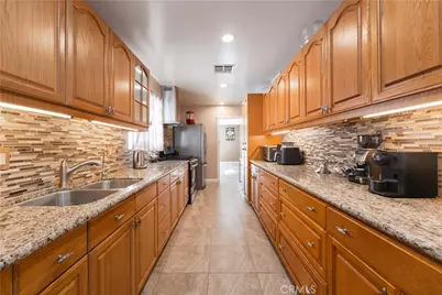6238 Longridge Avenue, Van Nuys, CA 91401 - Photo 11