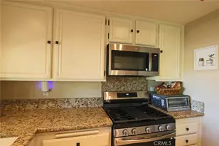 20046 Ave Of The Oaks, Newhall, CA 91321 - Photo 3