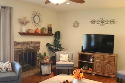 20046 Avenue Of The Oaks, Newhall, CA 91321 - Photo 13