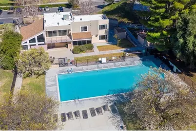 20046 Avenue Of The Oaks, Newhall, CA 91321 - Photo 39