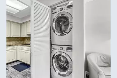 500 Jackson Place #302, Glendale, CA 91206 - Photo 5