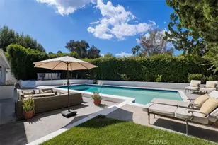 4527 Santa Lucia Dr, Woodland Hills, CA 91364 - Photo 37