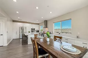 946 Warwick, Thousand Oaks, CA 91360 - Photo 19