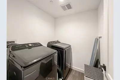 946 Warwick, Thousand Oaks, CA 91360 - Photo 33