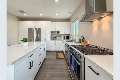 946 Warwick, Thousand Oaks, CA 91360 - Photo 5